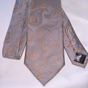 Star Wars mens designer tie featuring BB-8 Paisley 100% silk
